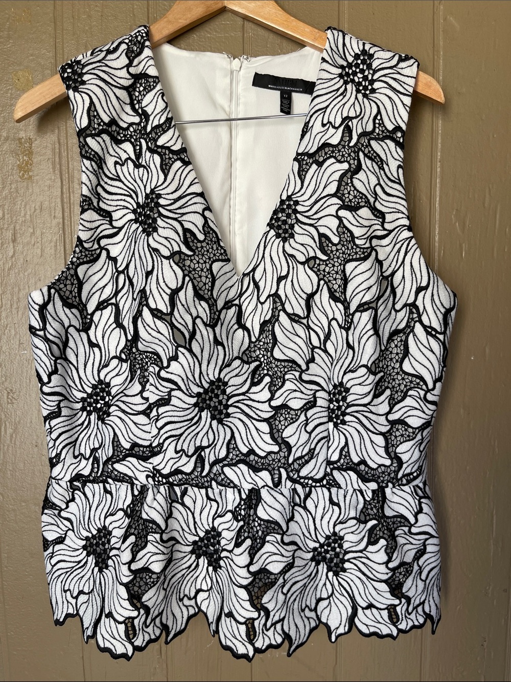 White House Black Market Sleveless V-Neck Floral Lace Peplum Top Size 12